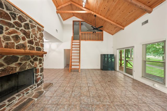 416 Augusta Drive, Huntsville, TX 77340