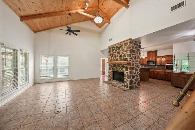 416 Augusta Drive, Huntsville, TX 77340