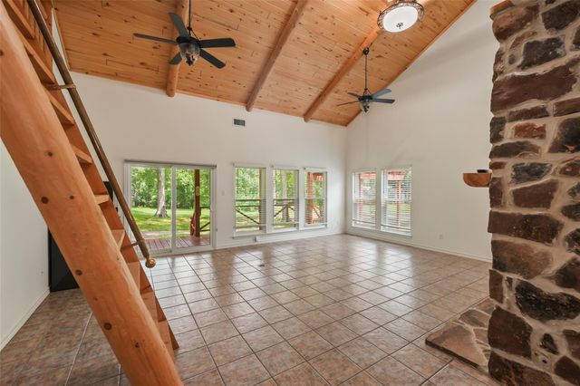 416 Augusta Drive, Huntsville, TX 77340