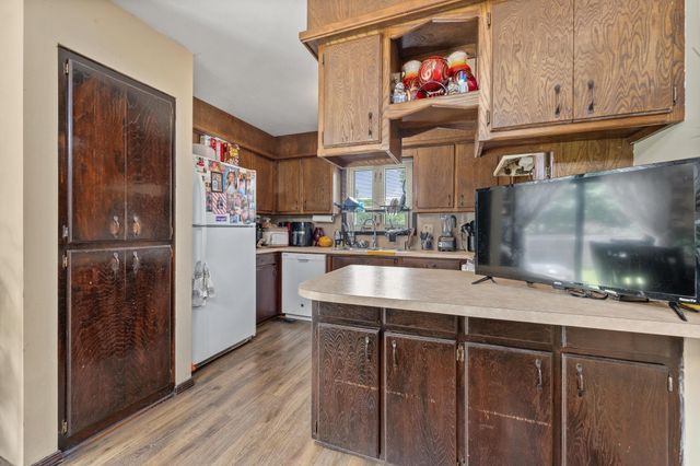 323 N Covington St, Wichita, KS 67212