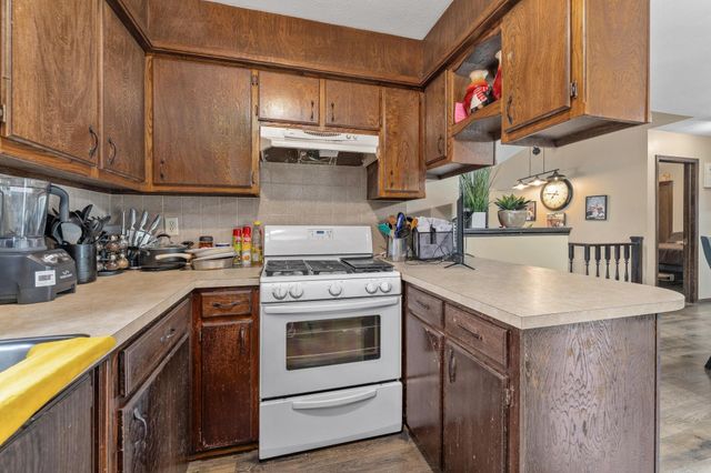 323 N Covington St, Wichita, KS 67212
