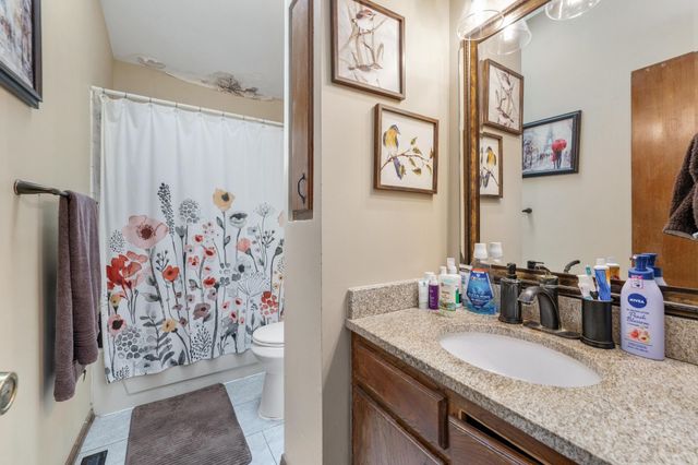 323 N Covington St, Wichita, KS 67212