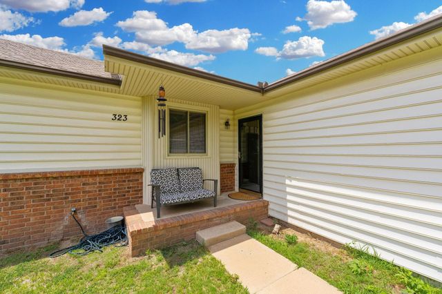323 N Covington St, Wichita, KS 67212