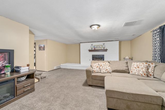 323 N Covington St, Wichita, KS 67212