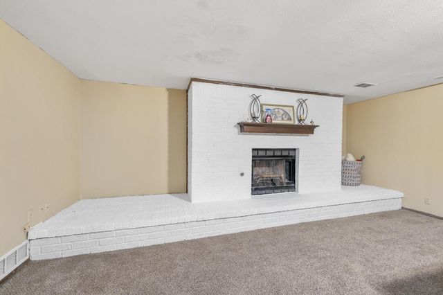 323 N Covington St, Wichita, KS 67212