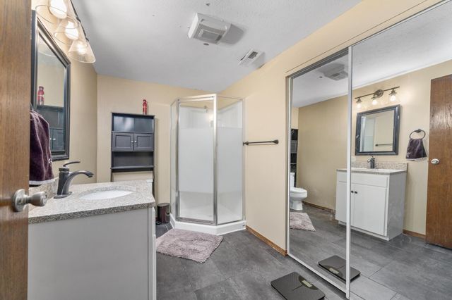 323 N Covington St, Wichita, KS 67212