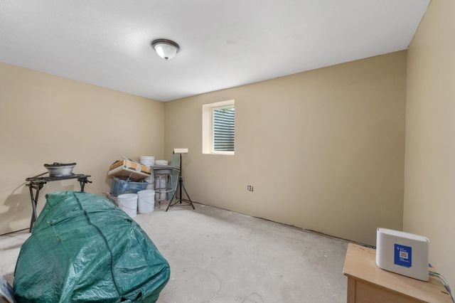 323 N Covington St, Wichita, KS 67212