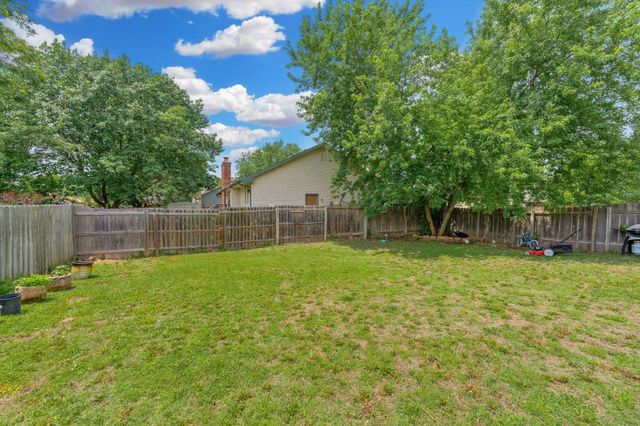 323 N Covington St, Wichita, KS 67212