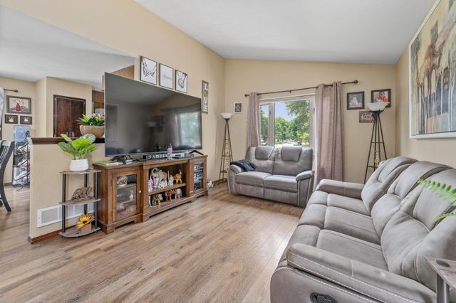 323 N Covington St, Wichita, KS 67212
