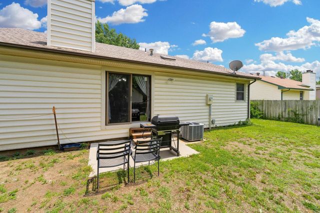 323 N Covington St, Wichita, KS 67212