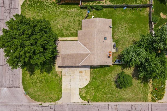 323 N Covington St, Wichita, KS 67212