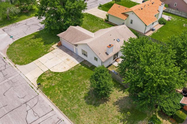 323 N Covington St, Wichita, KS 67212