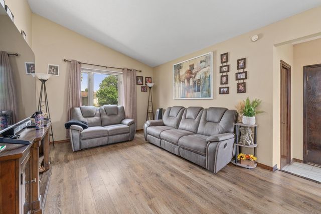323 N Covington St, Wichita, KS 67212