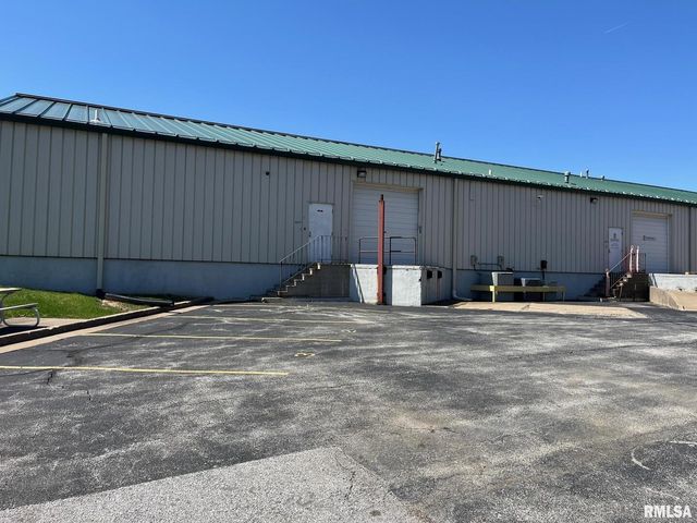 5217 GRAND Avenue, Davenport, IA 52807