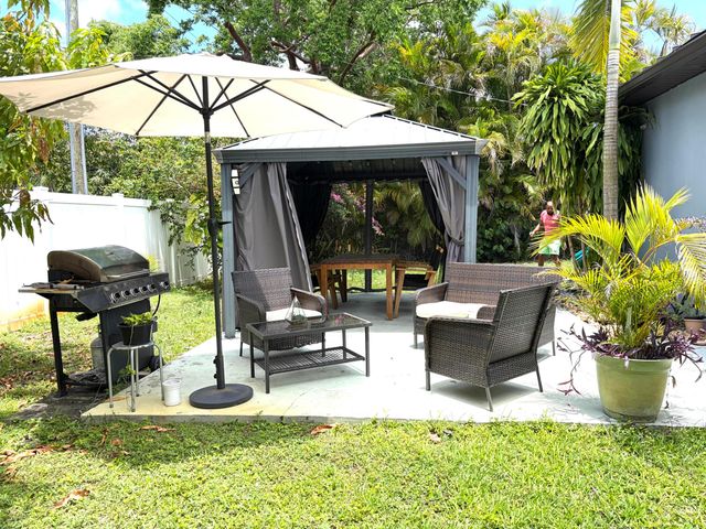 2615 Roosevelt Street, Hollywood, FL 33020