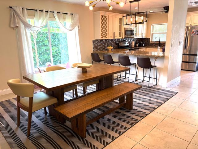 2615 Roosevelt Street, Hollywood, FL 33020