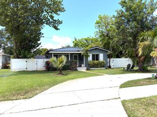 2615 Roosevelt Street, Hollywood, FL 33020