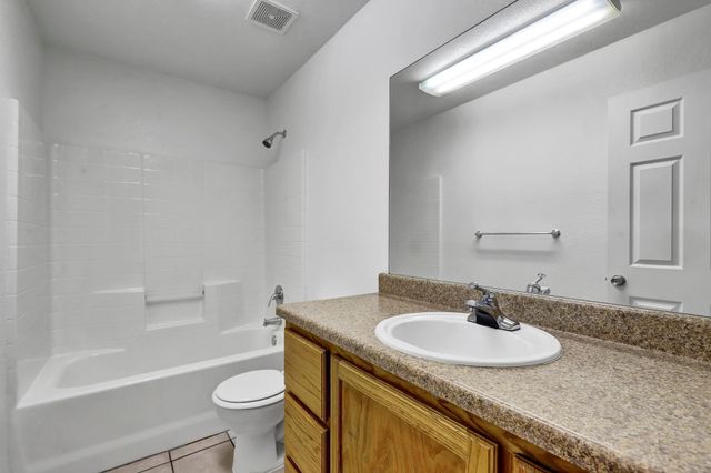 206 Bobbie Ann Court, Granbury, TX 76049