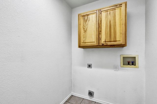 206 Bobbie Ann Court, Granbury, TX 76049