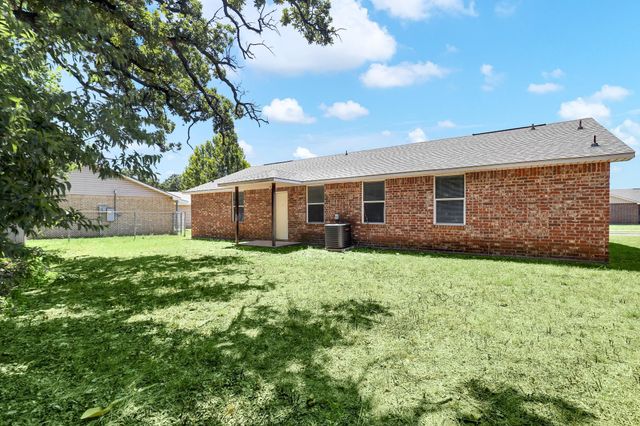 206 Bobbie Ann Court, Granbury, TX 76049