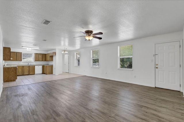 206 Bobbie Ann Court, Granbury, TX 76049