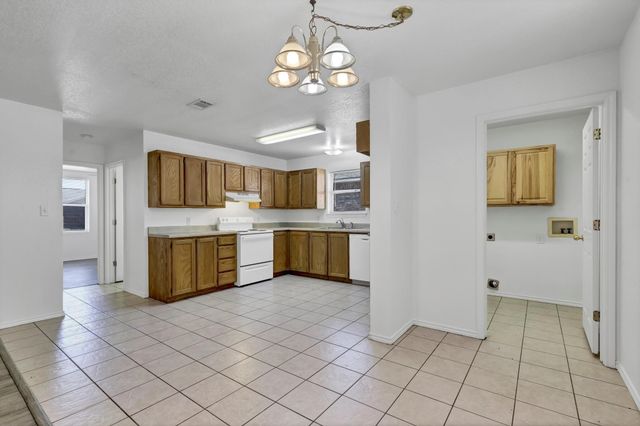 206 Bobbie Ann Court, Granbury, TX 76049