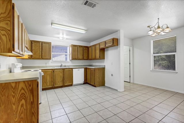 206 Bobbie Ann Court, Granbury, TX 76049