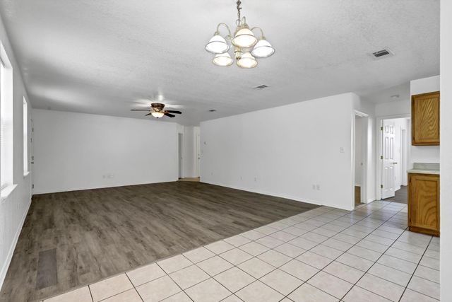 206 Bobbie Ann Court, Granbury, TX 76049