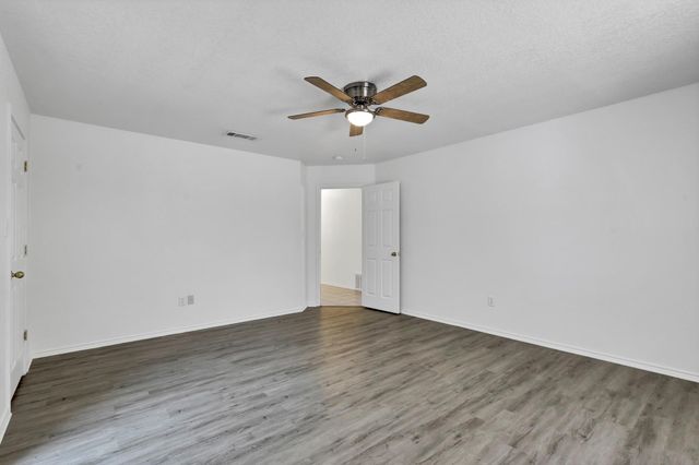 206 Bobbie Ann Court, Granbury, TX 76049