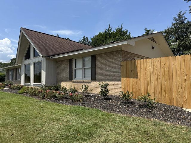 1807 Westover, Dothan, AL 36930