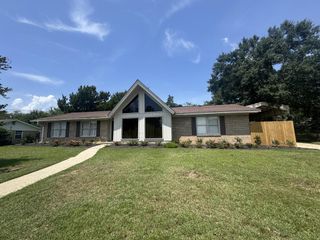 1807 Westover, Dothan, AL 36930