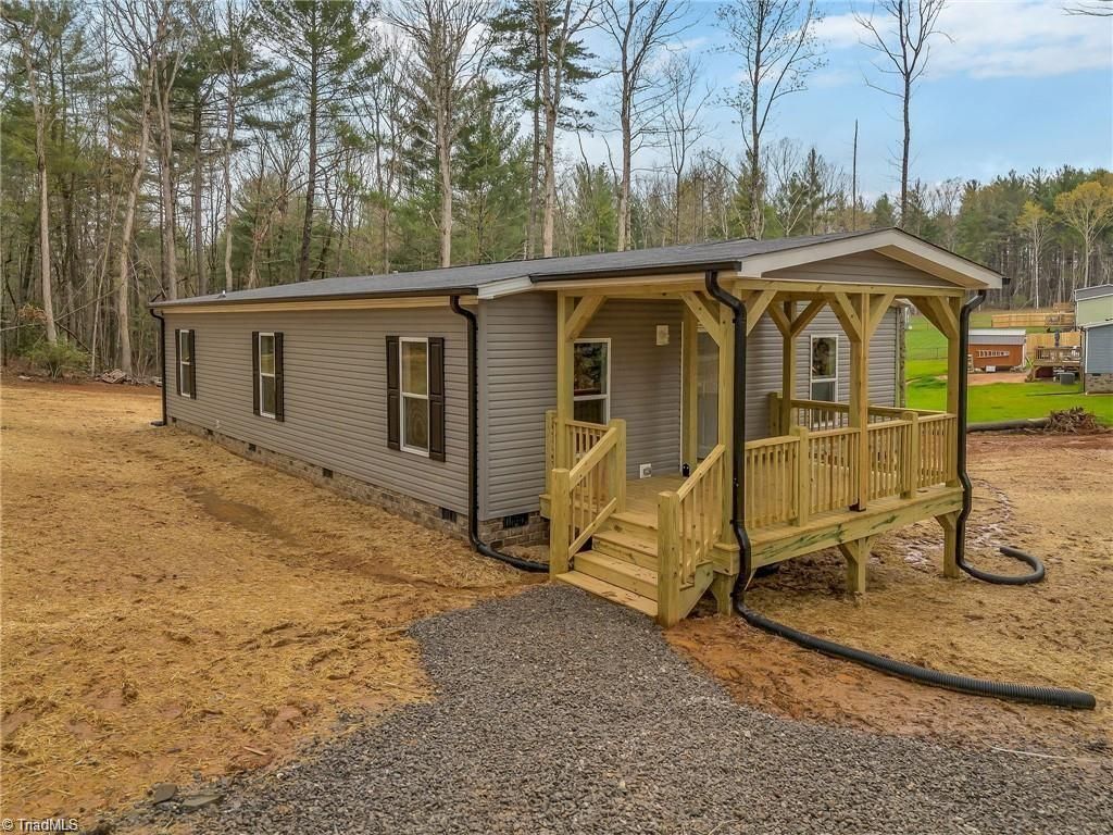 253 Ridge Top Road, North Wilkesboro, NC 28659