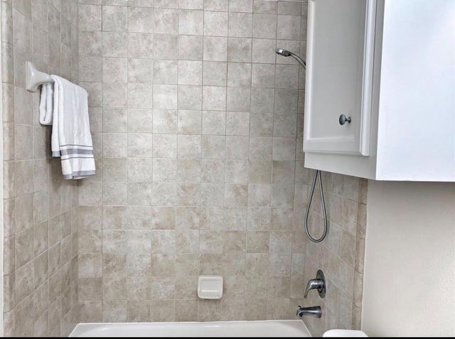 3730 Main Poplar Dr, Houston, TX 77025