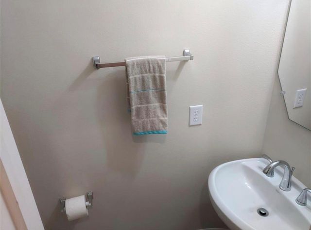 3730 Main Poplar Dr, Houston, TX 77025