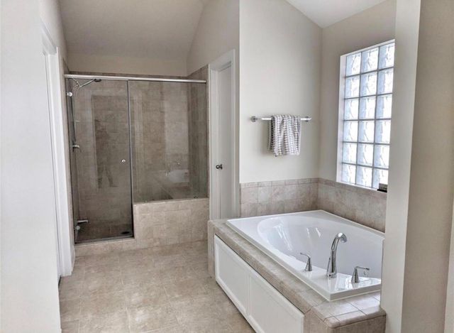 3730 Main Poplar Dr, Houston, TX 77025