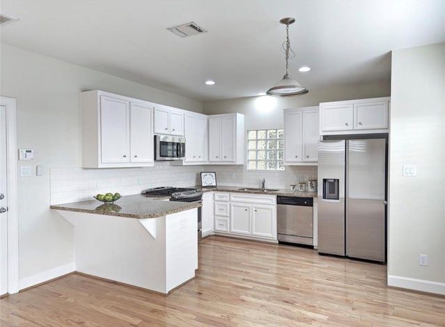 3730 Main Poplar Dr, Houston, TX 77025