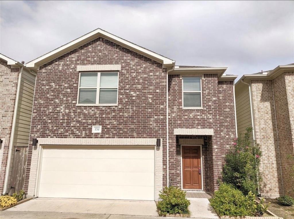 3730 Main Poplar Dr, Houston, TX 77025
