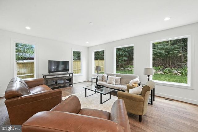 5604 CLERMONT DR, Alexandria, VA 22310