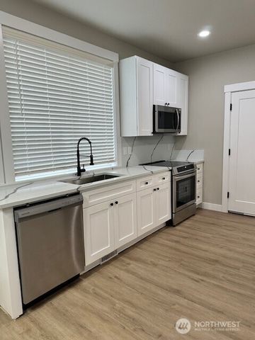 31142 3rd Court S, Federal Way, WA 98003