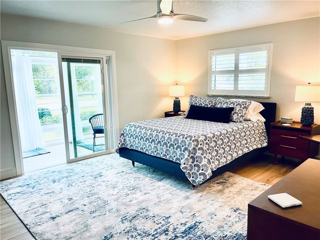 102 Royal Oak Drive 105, Vero Beach, FL 32962