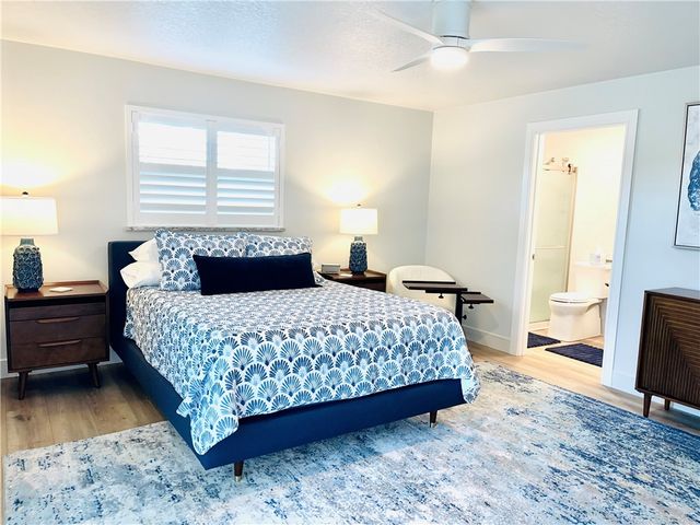 102 Royal Oak Drive 105, Vero Beach, FL 32962