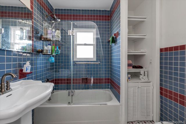 10414 212th Street, Queens Village, NY 11429