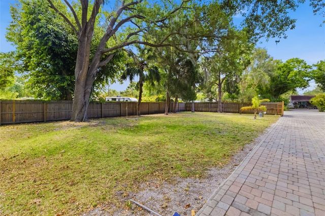 2549 19TH STREET, Sarasota, FL 34234