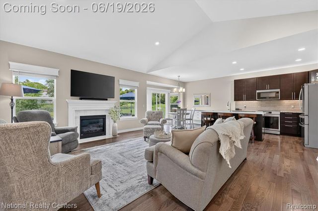 740 N Mill Street, South Lyon, MI 48178