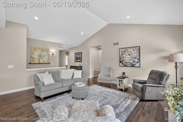 740 N Mill Street, South Lyon, MI 48178