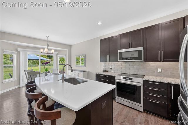 740 N Mill Street, South Lyon, MI 48178