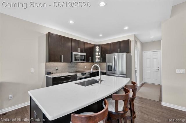 740 N Mill Street, South Lyon, MI 48178