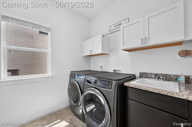 740 N Mill Street, South Lyon, MI 48178