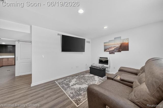 740 N Mill Street, South Lyon, MI 48178