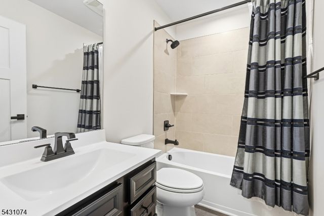 19 Kiln, Aberdeen Twp., NJ 07721